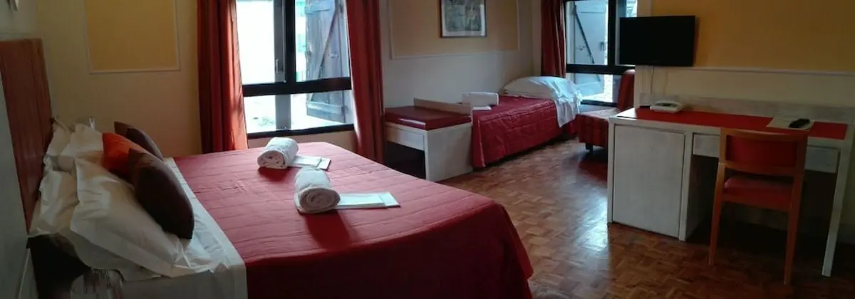 Üç Kişilik Oda