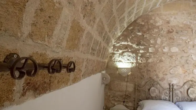 Üç Kişilik Oda