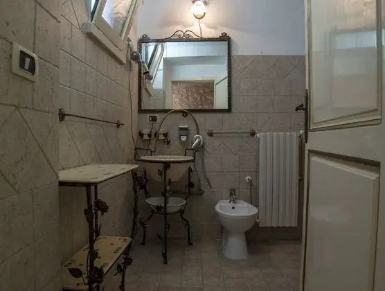 Üç Kişilik Oda