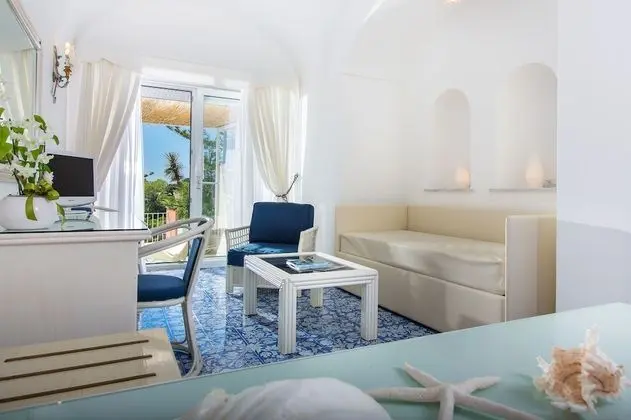 Junior Süit, Teras, Deniz Manzaralı (Classic Junior Suite terrace sea view)