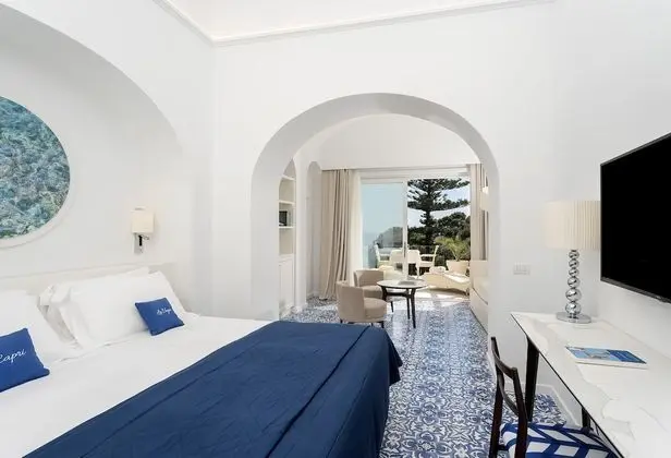 Standard Süit, 1 En Büyük (King) Boy Yatak ve Çekyat, Teras (Modern Junior Suite terrace sea view)