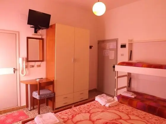 Standard Üç Kişilik Oda