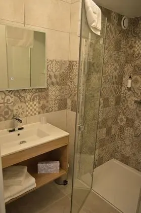 Premium Tek Büyük Yataklı Oda
