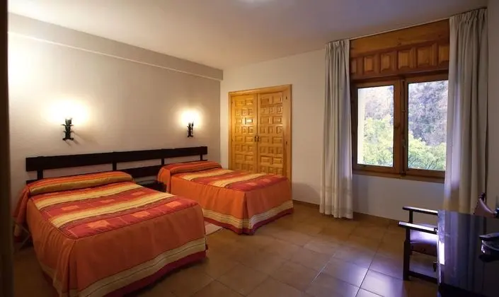 Tek Büyük veya İki Ayrı Yataklı Oda