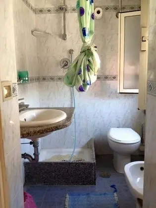 Economy Tek Büyük veya İki Ayrı Yataklı Oda