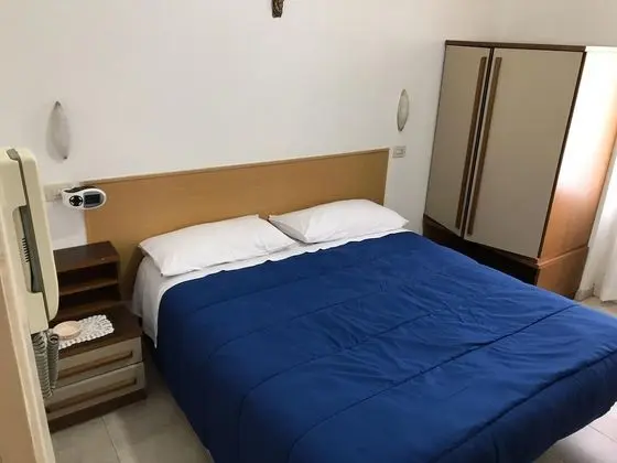 Economy Tek Büyük Yataklı Oda