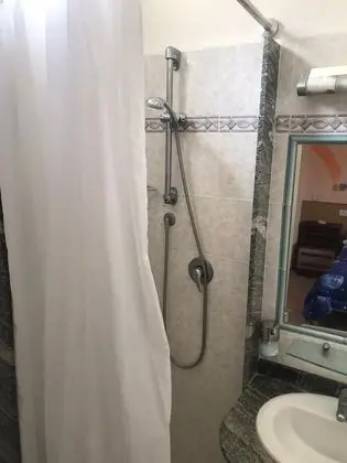 Economy Tek Büyük Yataklı Oda
