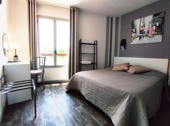 Standard Tek Büyük Yataklı Oda