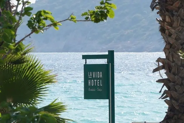 Deluxe Bungalov