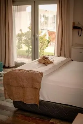 Deluxe Oda, Havuz Manzaralı