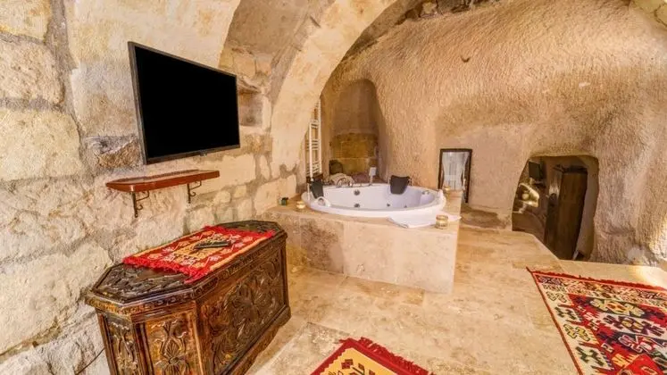 King Suite, Manzarasız, Jakuzili