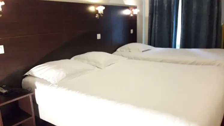 Tek Büyük veya İki Ayrı Yataklı Oda