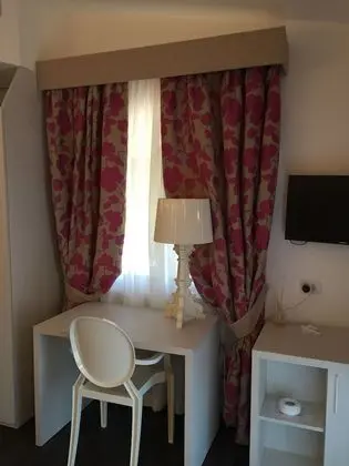 Tek Büyük veya İki Ayrı Yataklı Oda, Deniz Manzaralı