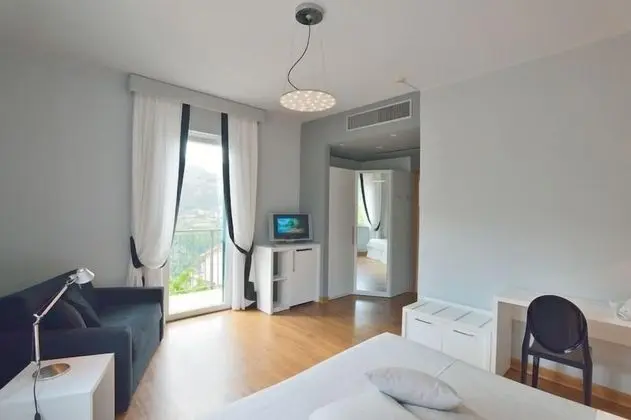 Tek Büyük Yataklı Oda, Kısmi Deniz Manzaralı