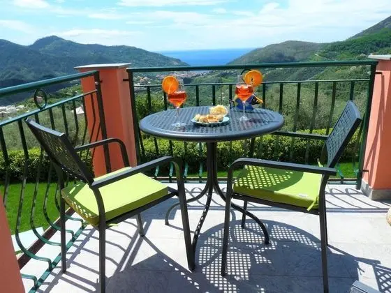 Tek Büyük Yataklı Oda, Balkon, Deniz Manzaralı (Vernazza)