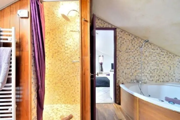 Family Tek Büyük Yataklı Oda, Banyolu/Duşlu (Jacuzzi)