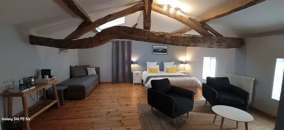 Comfort Oda, Sigara İçilmez, Bahçe Manzaralı (Le Ferret)