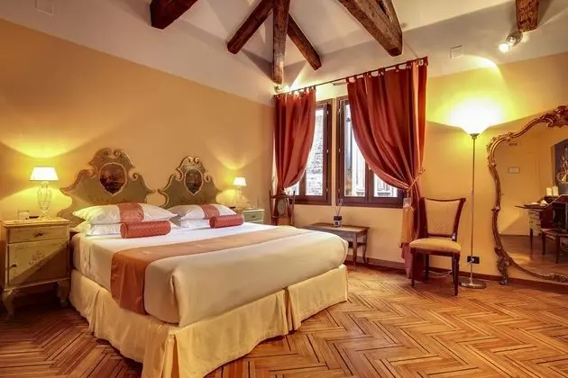 Superior Tek Büyük Yataklı Oda