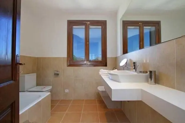 Villa, 5 Yatak Odası, Kişiye Özel Havuzlu, Dağ Manzaralı