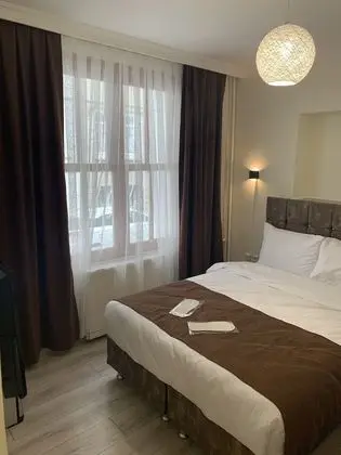 Standard Tek Büyük Yataklı Oda