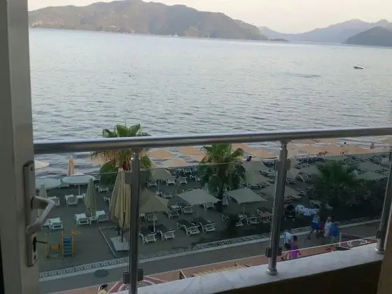 Balkonlu Standart çift kişilik oda