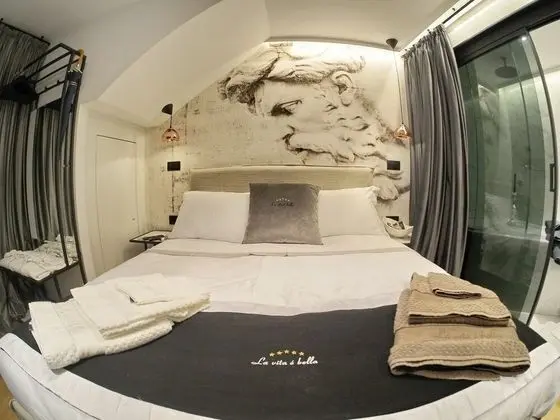 Deluxe Tek Büyük Yataklı Oda (1)