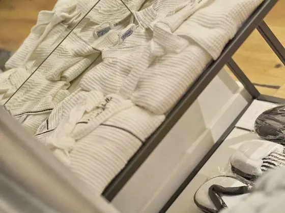 Deluxe Tek Büyük Yataklı Oda (1)