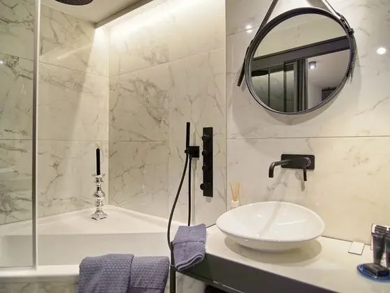 Deluxe Tek Büyük Yataklı Oda (1)