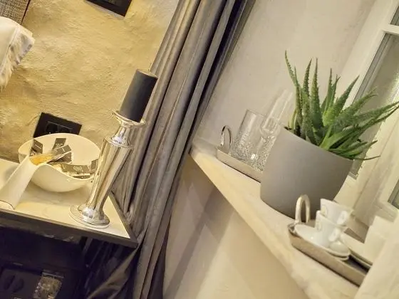 Deluxe Tek Büyük Yataklı Oda (2)