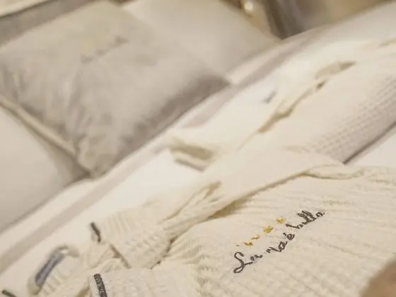 Deluxe Tek Büyük Yataklı Oda (2)