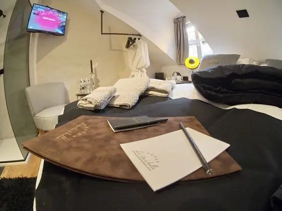 Deluxe Tek Büyük Yataklı Oda (3)