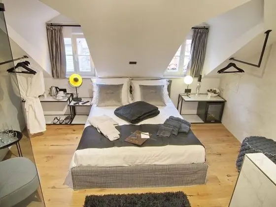 Deluxe Tek Büyük Yataklı Oda (3)