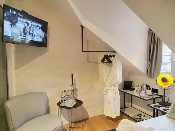 Deluxe Tek Büyük Yataklı Oda (3)