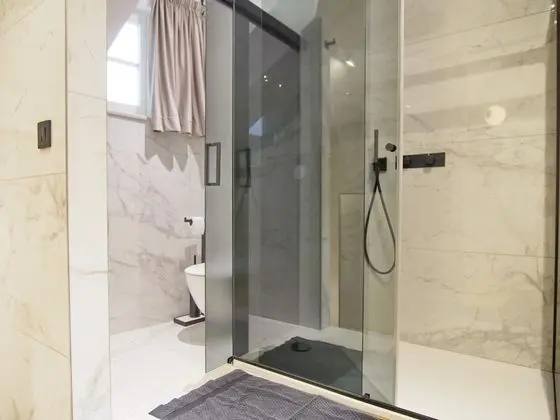 Deluxe Tek Büyük Yataklı Oda (3)