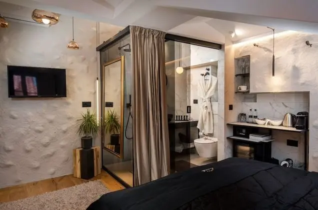 Deluxe Tek Büyük Yataklı Oda
