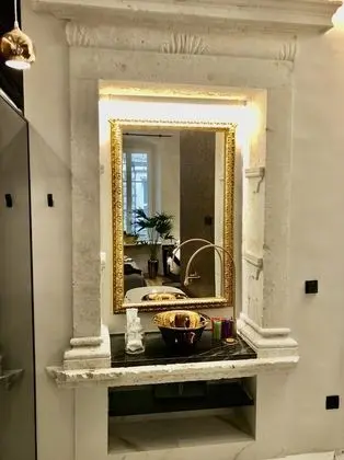 Luxury Tek Büyük Yataklı Oda