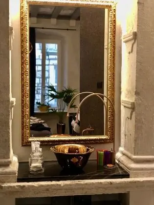 Luxury Tek Büyük Yataklı Oda