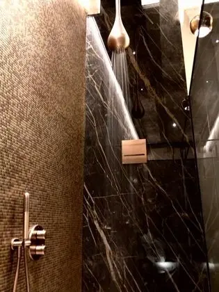 Luxury Tek Büyük Yataklı Oda