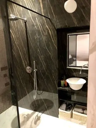 Premium Tek Büyük Yataklı Oda