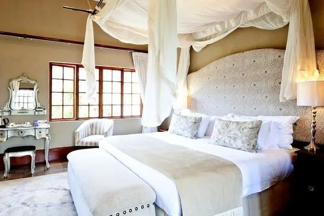 Luxury Oda