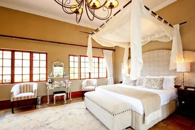 Luxury Oda