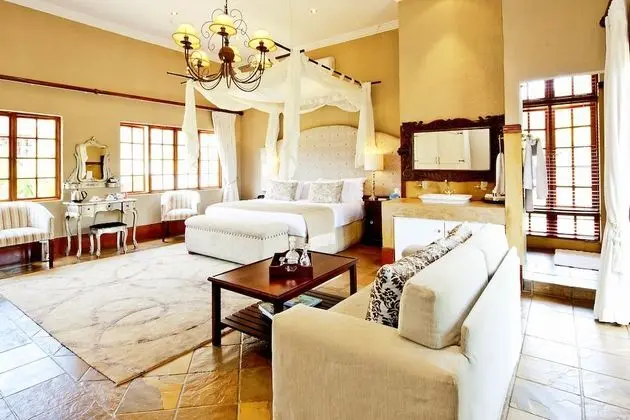 Luxury Oda