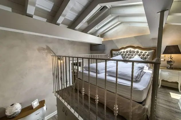 Apart Daire, Ek Bina (Attic Floor)