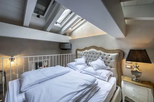 Apart Daire, Ek Bina (Attic Floor)