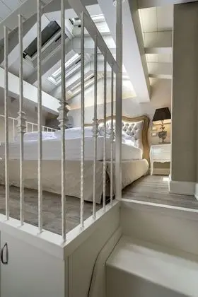 Apart Daire, Ek Bina (Attic Floor)