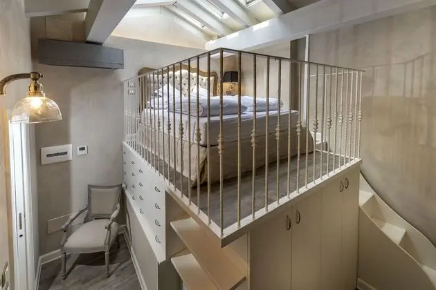 Apart Daire, Ek Bina (Attic Floor)