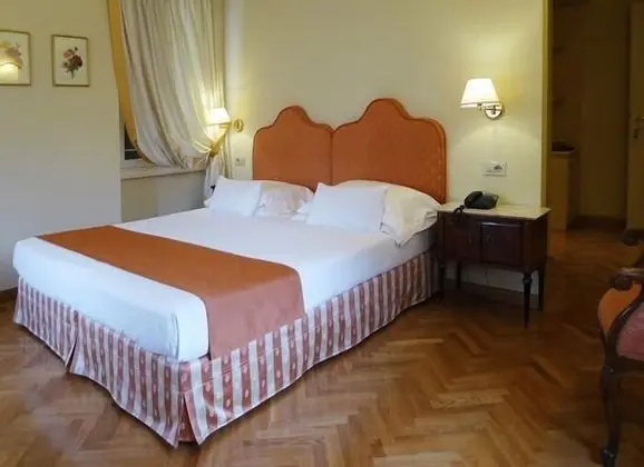 Classic Tek Büyük Yataklı Oda