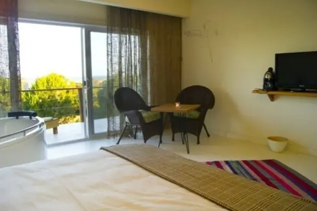 Exclusive Tek Büyük veya İki Ayrı Yataklı Oda, Kısmi Deniz Manzaralı