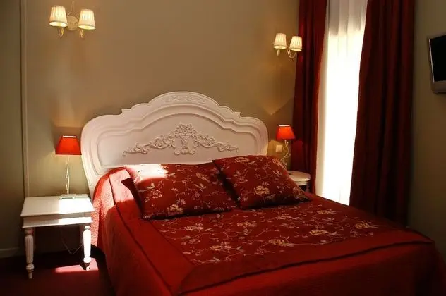 Comfort Tek Büyük Yataklı Oda