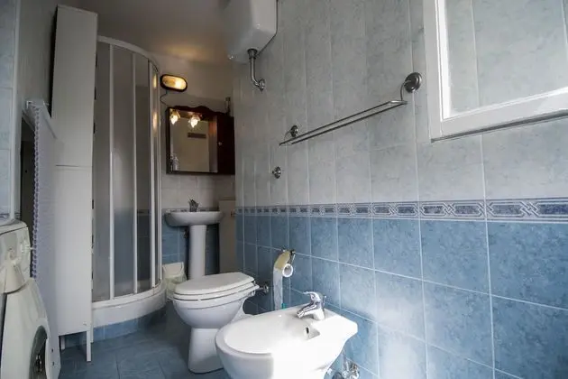 Tek Büyük Yataklı Oda, Ortak Banyo